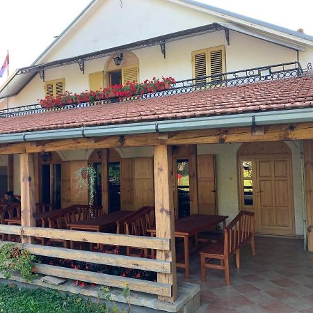 Domacinstvo Bakic ξενώνας Irig Εξωτερικό φωτογραφία