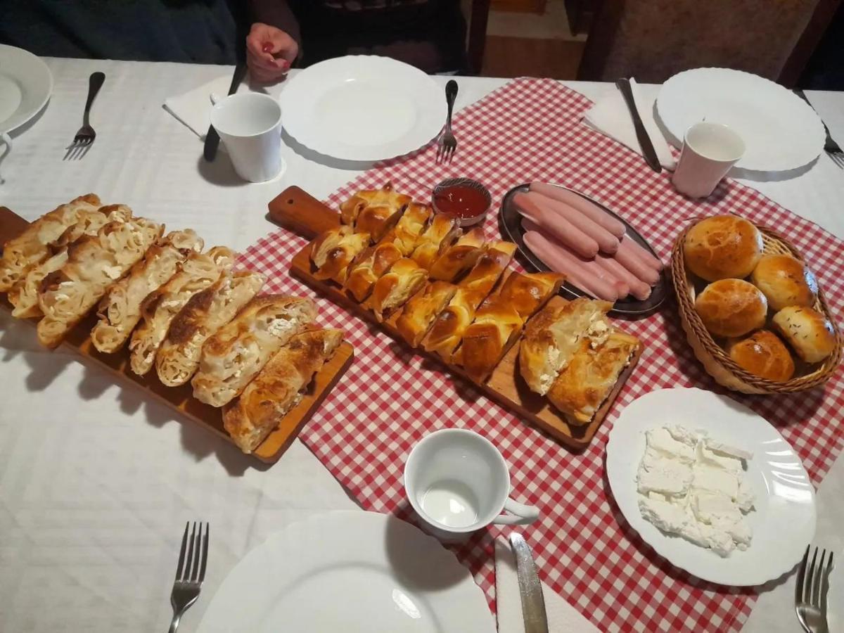 Domacinstvo Bakic ξενώνας Irig Εξωτερικό φωτογραφία