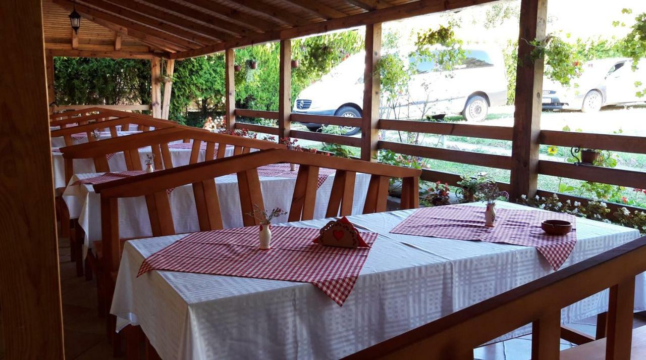 Domacinstvo Bakic ξενώνας Irig Εξωτερικό φωτογραφία